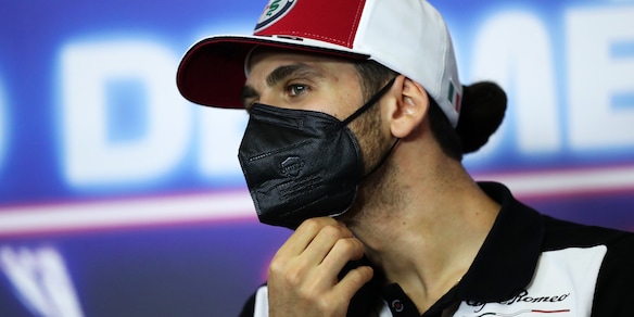 F1, Sticchi Damiani su Giovinazzi: "Penalizzato dall'Alfa Romeo"