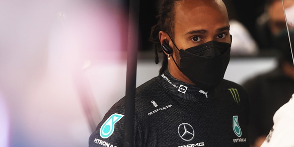 F1, Gp Brasile: Lewis Hamilton squalificato dalle qualifiche, parte ultimo nella Sprint Race