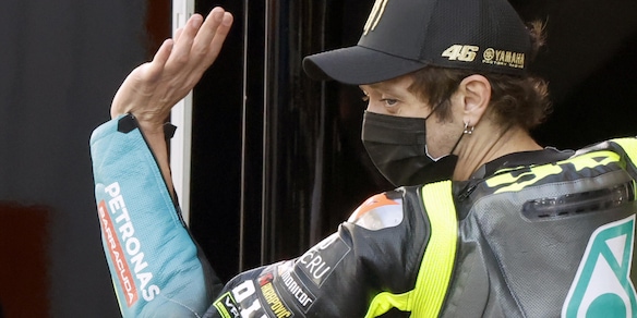 MotoGp, Ronaldo incontra Valentino Rossi: "Sono venuto per salutare un grande campione"