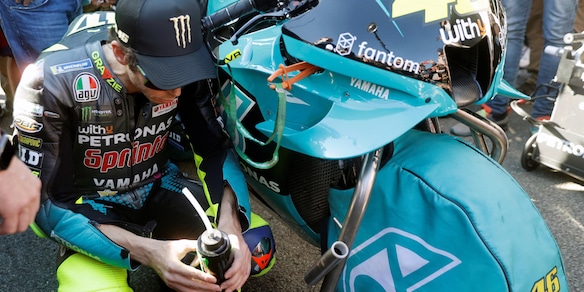 MotoGp, la classifica piloti aggiornata dopo il Gp di Valencia: Rossi 18°