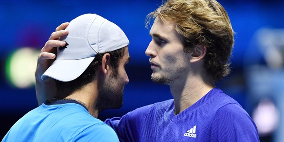 Atp Finals: Berrettini infortunato, l'abbraccio con Zverev