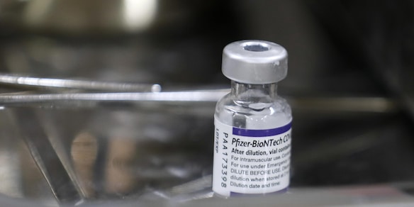 Vaccini: Pfizer e Moderna guadagnano 65mila dollari al minuto