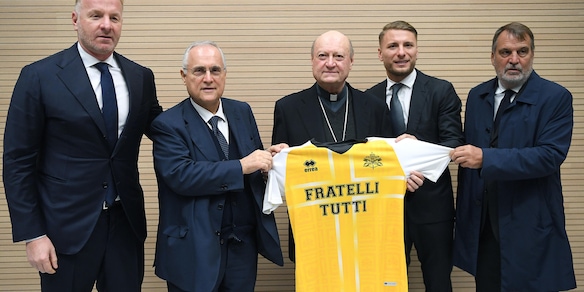 Lazio in Vaticano per la solidarietà. Lotito: “Tutti possono diventare campioni"