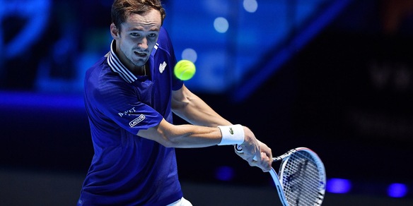 Atp Finals, Medvedev vince la maratona contro Zverev