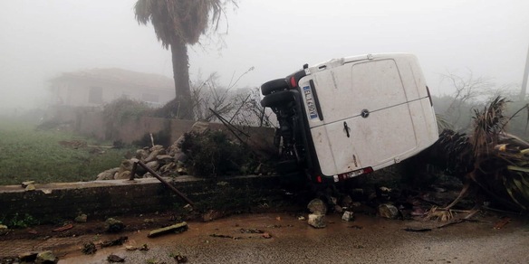 Maltempo Sicilia, tromba d'aria nel Ragusano: morto un 53enne
