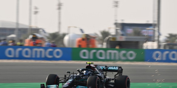 F1, Bottas guida le terze libere in Qatar davanti a Hamilton. Sainz 6°