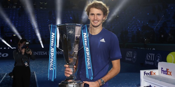 Zverev vince le Atp Finals 2021: battuto Medvedev