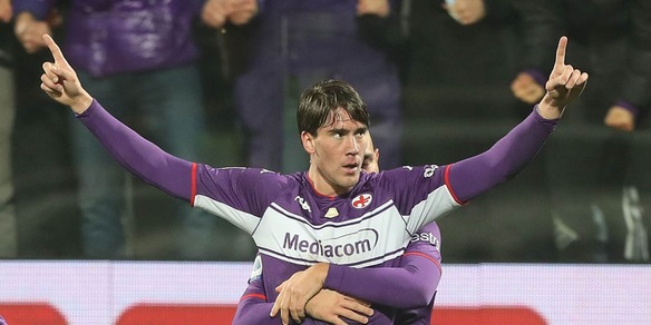 Vlahovic, la Fiorentina spera: ecco perché non andrà via a gennaio