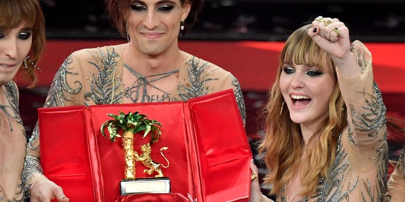 Dramma per Victoria dei Maneskin: “Ha visto morire la madre”