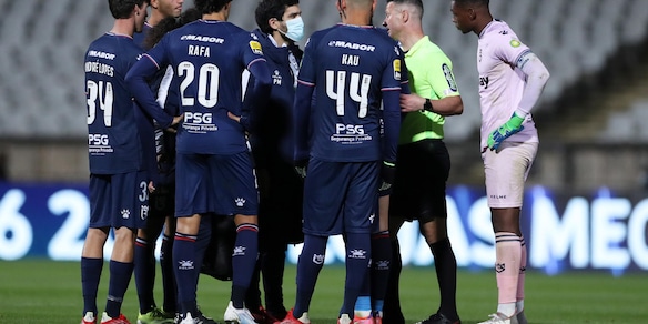 Covid, variante Omicron: 13 positivi al Belenenses