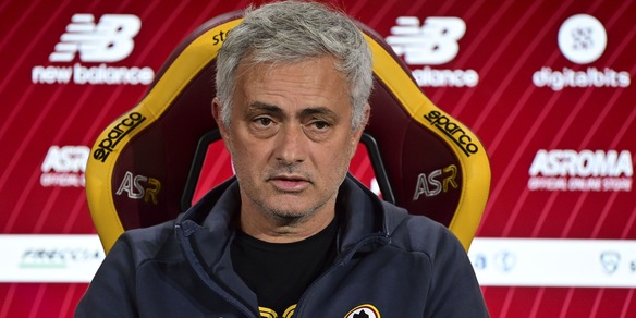 Mourinho: "Mihajlovic un esempio. Quarto posto? Lotta stimolante"