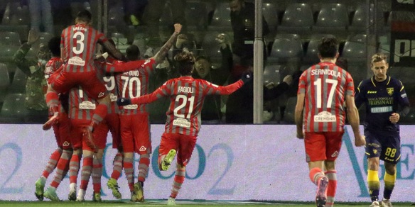 Serie B, frenata Pisa: 1-1 col Perugia. Frosinone, pari a Cremona