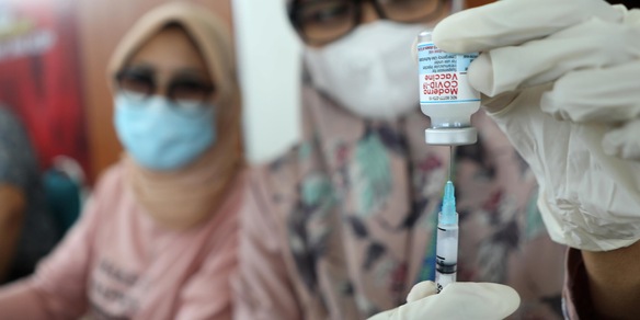 Moderna o Pfizer, chi protegge di più? Arriva un nuovo studio