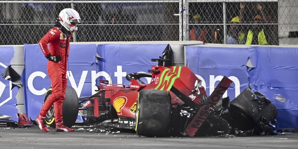 F1, Sainz: "Intensità e adrenalina uniche". Salva la power unit di Leclerc