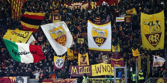 Roma-Inter, la Curva Sud infuriata: “Tirate fuori le palle!”