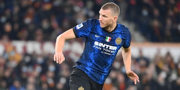 Roma-Inter, l’Olimpico non risparmia Dzeko: travolto dai fischi