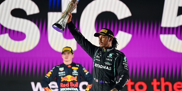 F1, Hamilton: "Vittoria d'esperienza. Non ho capito cosa ha fatto Verstappen"
