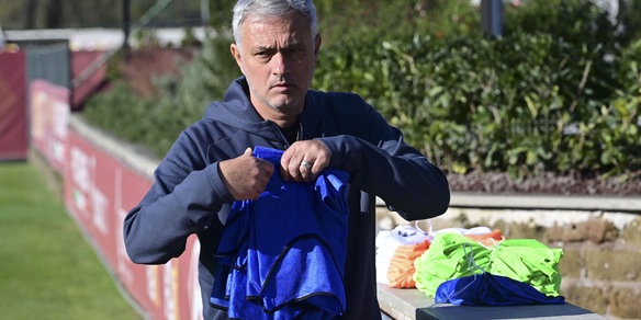 Roma, torna Carles Perez: la probabile formazione contro l’Atalanta