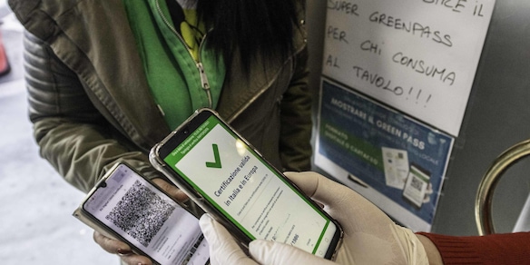 Novità Green Pass: sarà revocato ai positivi al Covid
