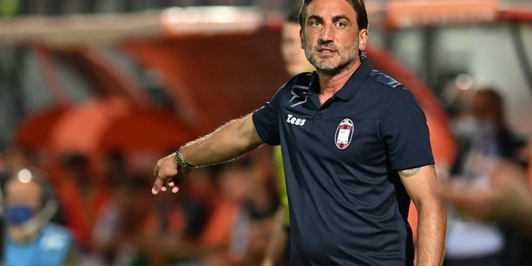 Crotone, esonerato Marino: torna Modesto