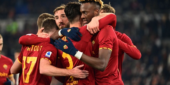 La Roma fa gruppo: compleanno a casa Ibanez e cena stellata da Mancini