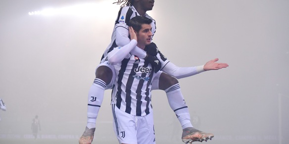 Prima Morata, poi Cuadrado: la Juve batte il Bologna e la nebbia