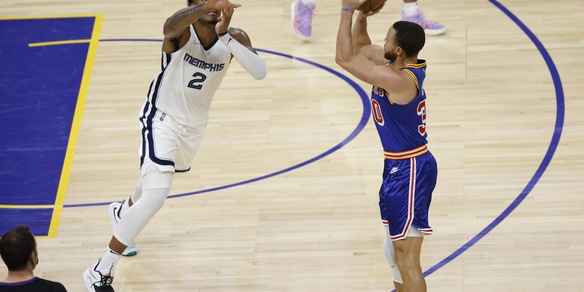 Nba, Bogdanovic batte Philadelphia! Curry ancora da favola