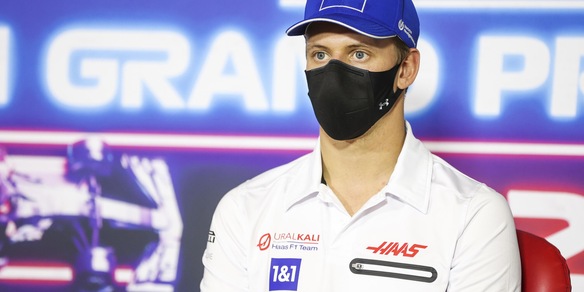 F1, Mick Schumacher: "Bello il documentario su papà, ma fatico a guardarlo"