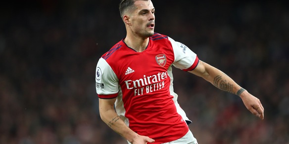 Xhaka, l'incredibile gesto verso il tifoso disperato