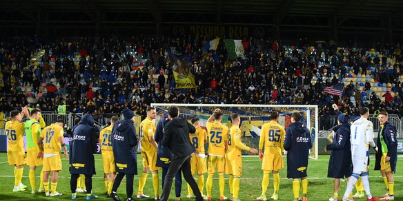 Il Covid travolge il Frosinone: dieci casi di positività