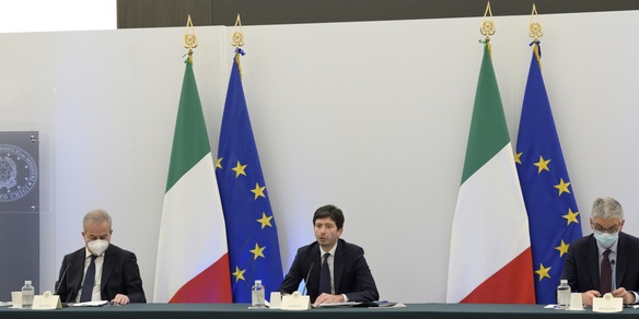 Cts: “Niente quarantena per lavoratori nei servizi essenziali con tre dosi"