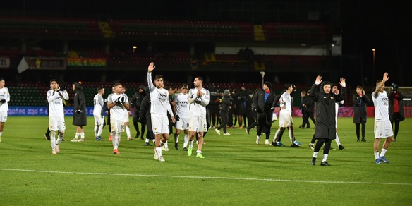 Serie B, Benevento: 2 positivi al covid tra i giocatori, 3 nello staff