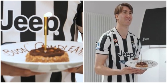 Juve, torta per Vlahovic: candelina per il "primo compleanno"