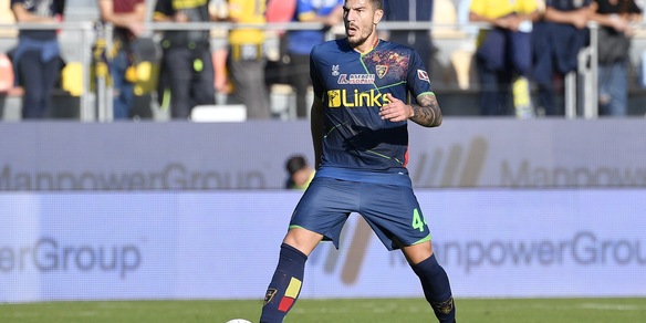 Lecce, Dermaku di nuovo in campo. Solo terapie per Faragò