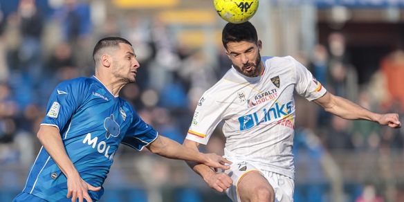 Lecce, si ferma Faragò: problema alla coscia sinistra