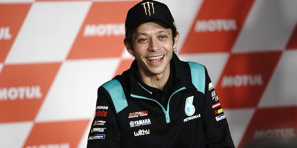 MotoGp, Rossi riceve il premio alla carriera dalla Regione Marche