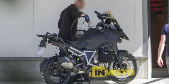 BMW, la GS diventa 1300: in arrivo nel 2024