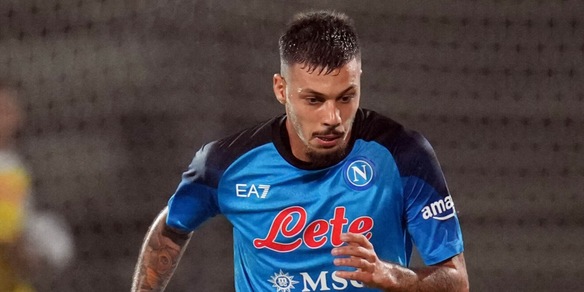 Napoli, Gaetano squalificato per 2 turni e multato. Il motivo? Un messaggio su whatsapp...