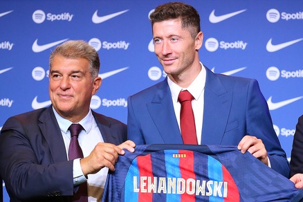 Barcellona, non solo Lewandowski: la Liga stoppa i tesseramenti