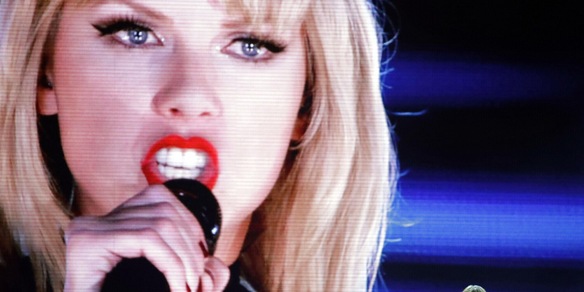 Taylor Swift respinge le accuse di plagio per 'Shake it off': "I testi scritti da me"
