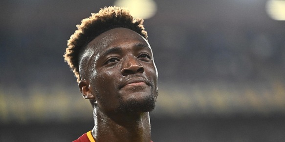 Abraham, segnali dalla Premier, ma deve sbloccarsi. C'è un precedente...