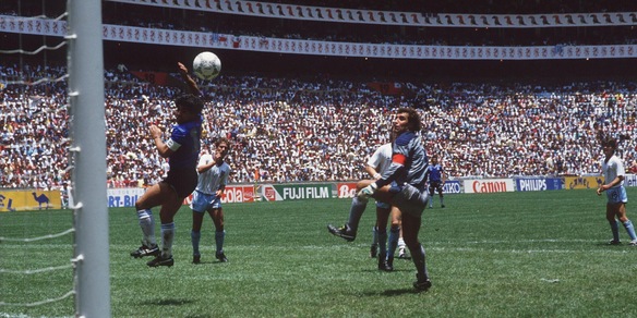 Il fotografo della Mano di Dio: "Vidi subito l'imbroglio di Maradona"