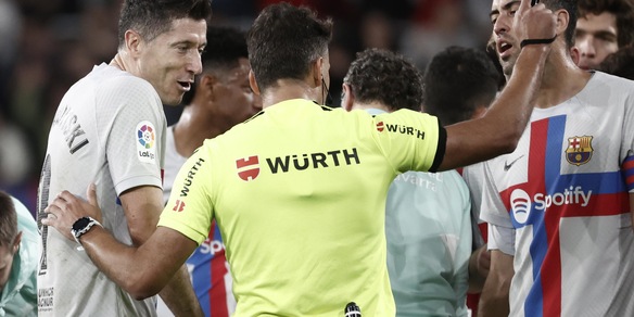 Barcellona, Piqué chiude la carriera con una espulsione dalla panchina