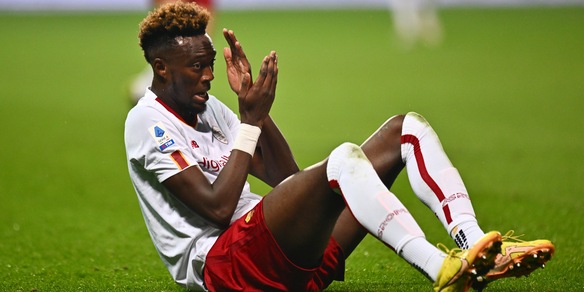 Sassuolo-Roma, bocciati e promossi: Smalling è Clark Kent, il giro palla è contro l'insonnia