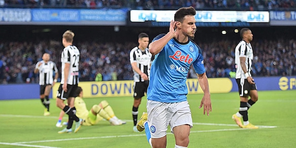 Ai marziani di Napoli resistono solo Milan e Juve