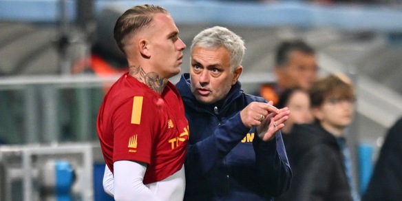 Karsdorp shock, alcuni tifosi della Roma lo hanno aspettato sotto casa