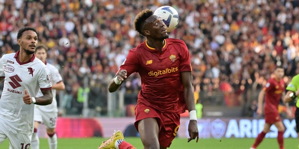 Roma, i tifosi si sono stancati: fischi assordanti per Abraham