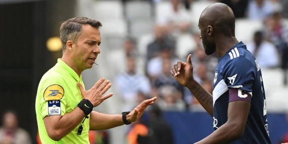 Tragedia nel calcio: arbitro muore pochi giorni dopo l’ultimo match