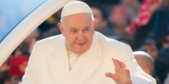 Papa Francesco, consulto con il medico dell'Atletico Madrid per il ginocchio