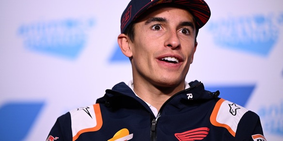 MotoGP, Luis Enrique esalta Marquez: "Sportivo esemplare". E il pilota ringrazia